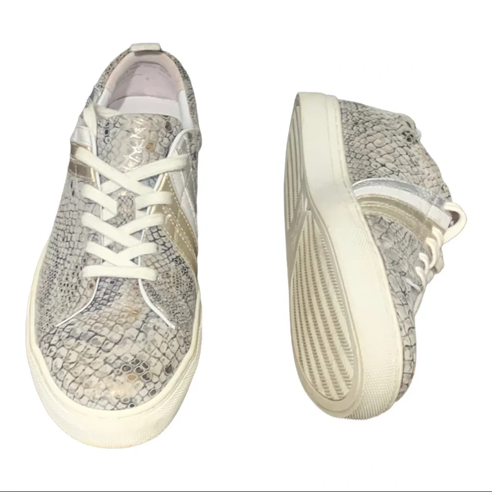 Seychelles Standout Sneaker leather snake print‎ metallic sz8 Excellent !